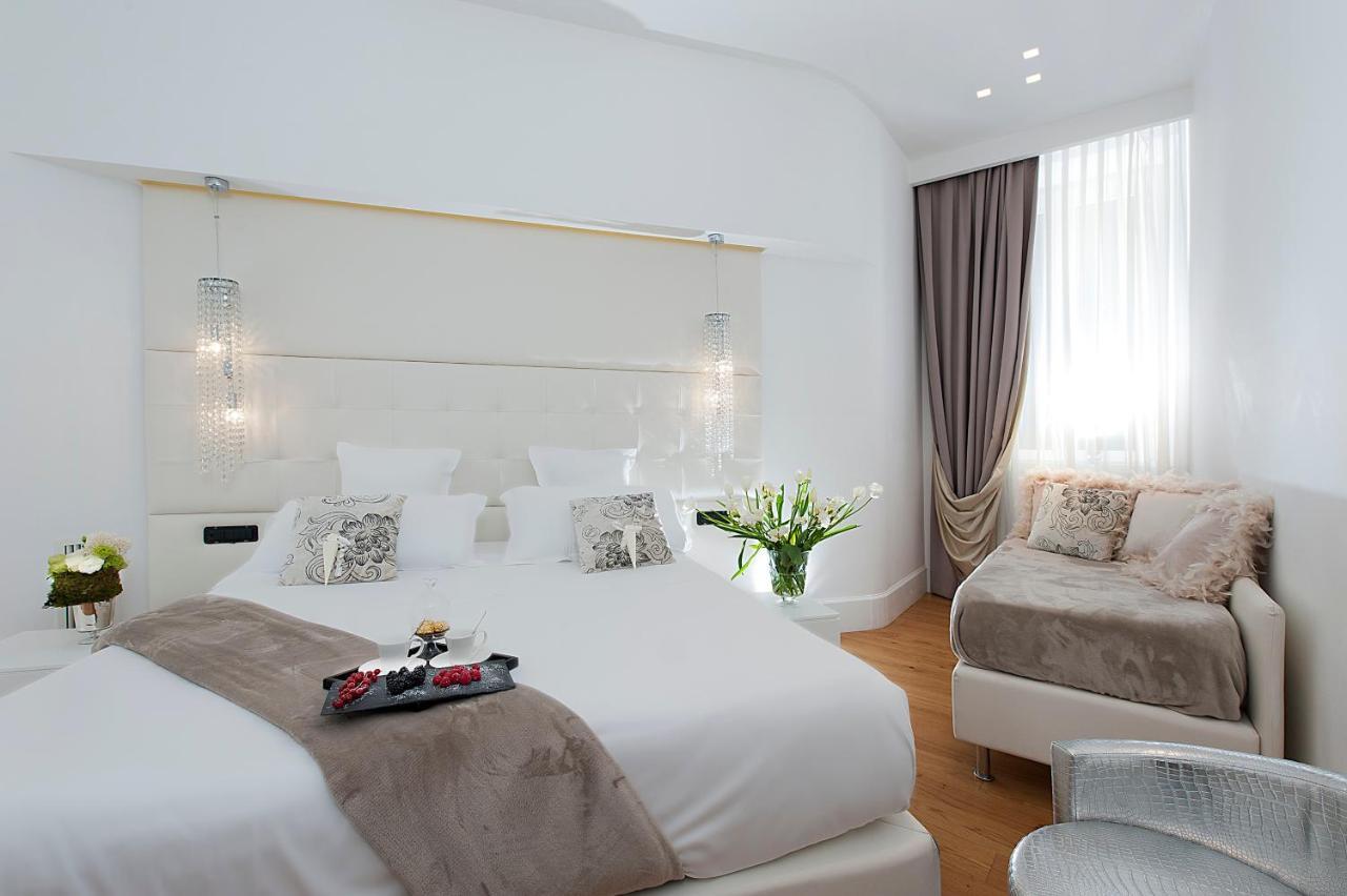 Deluxe Double or Twin Room,1369596203:JPEG