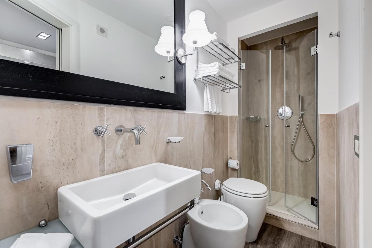 Double Room,1498483330:JPEG