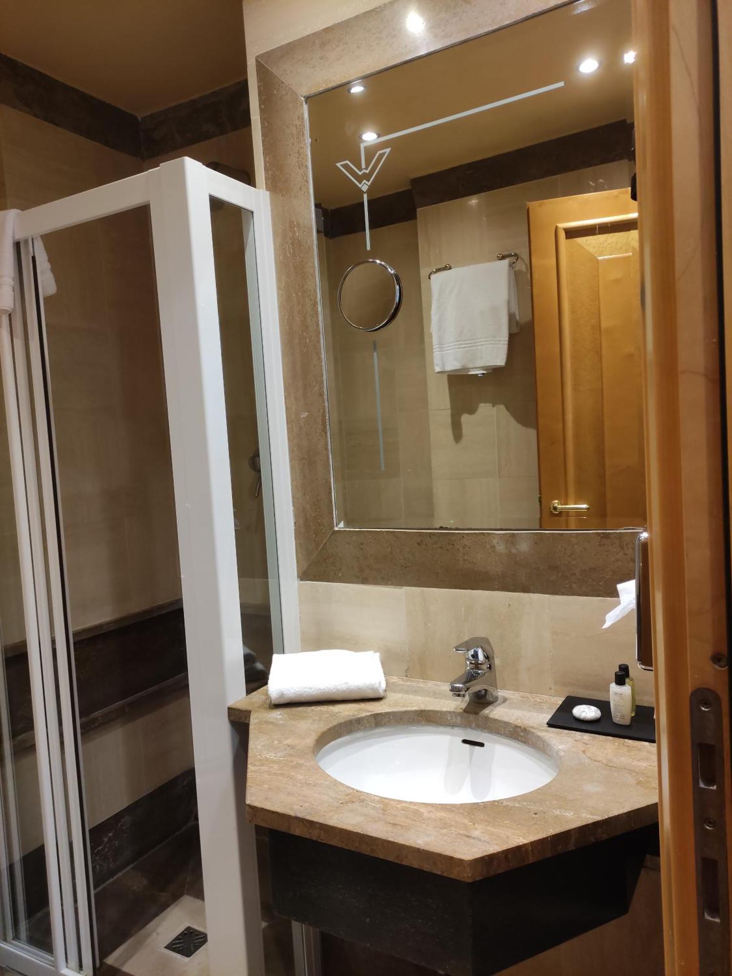 Standard Single Room,1549803376:JPEG