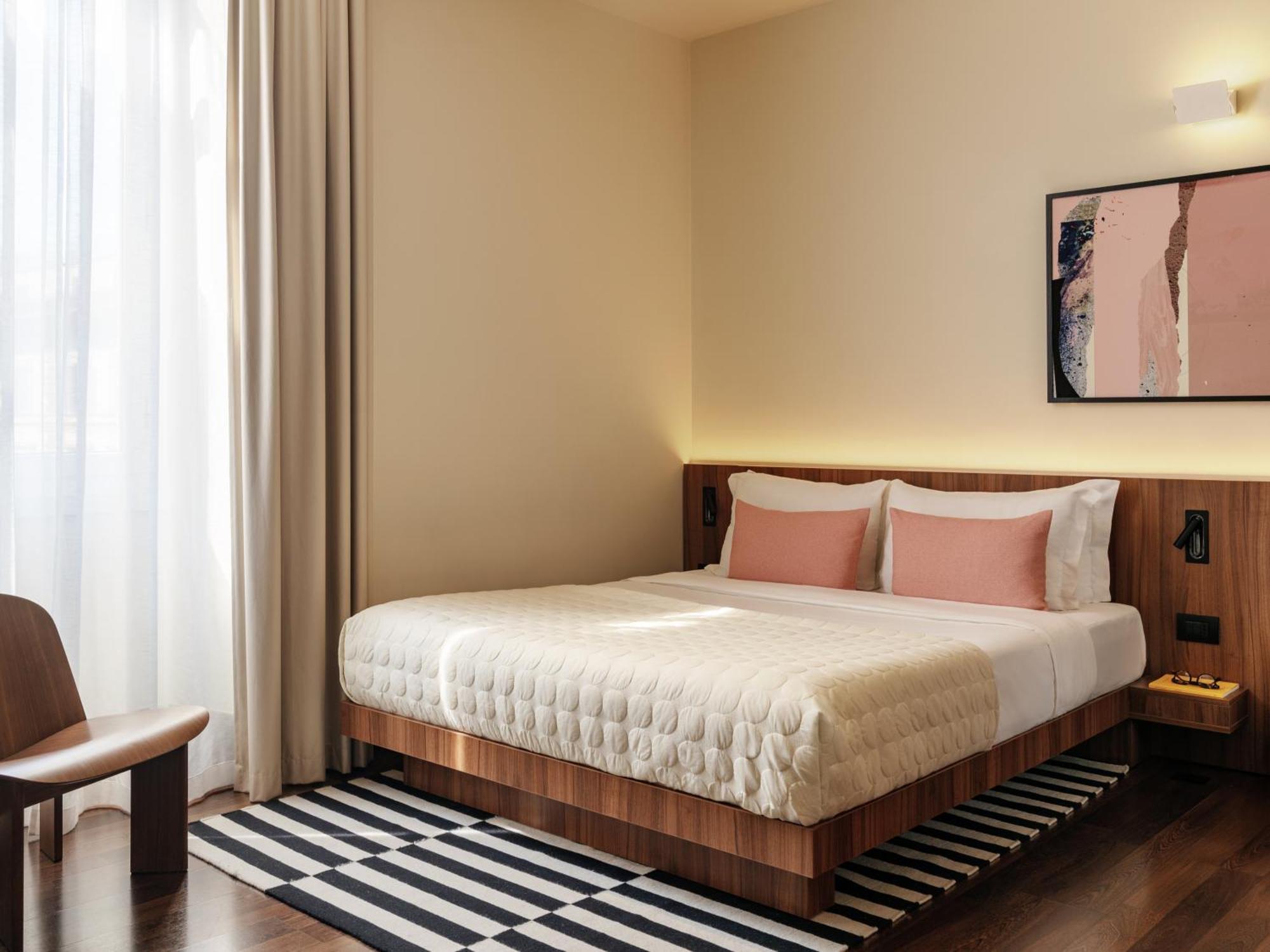 Large Room Extra Single Bed