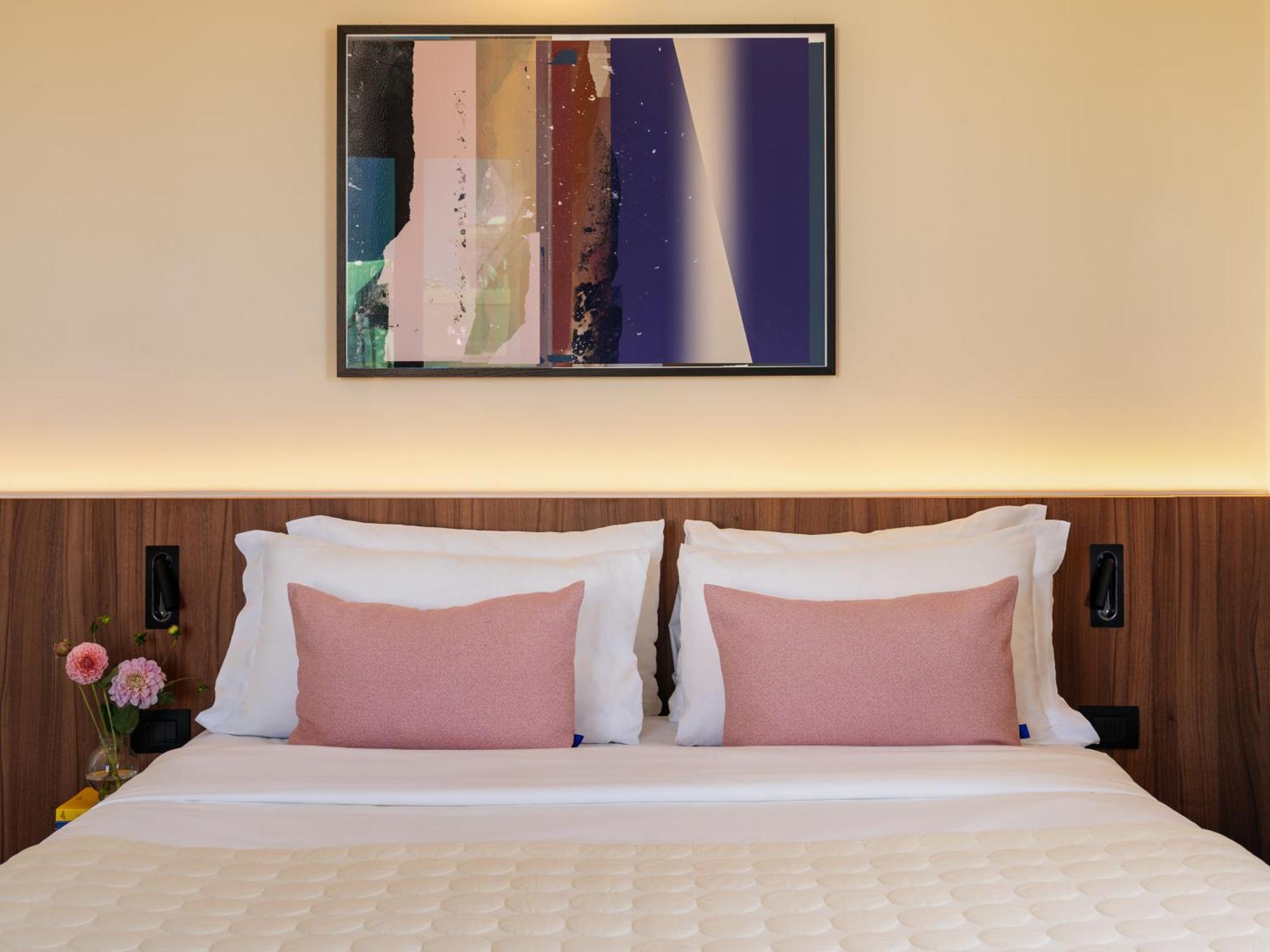 Medium Room
