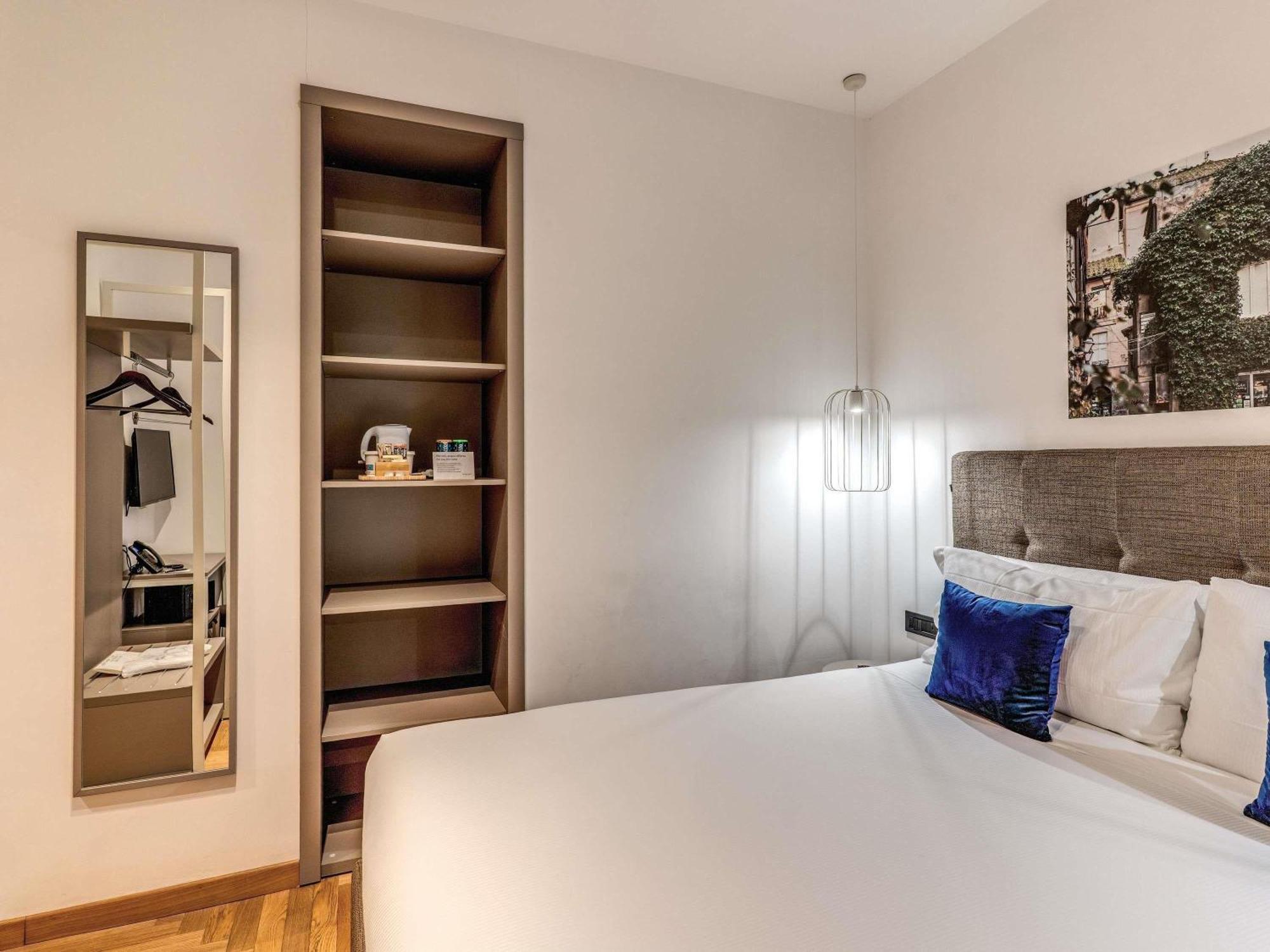 Standard Room with One Double Bed or Two Single Bed Internal view