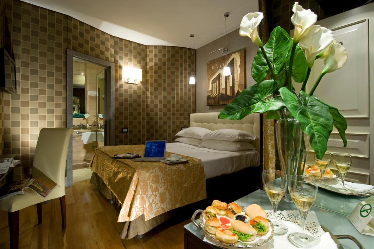 Small Double or Twin Room,917088337:JPEG